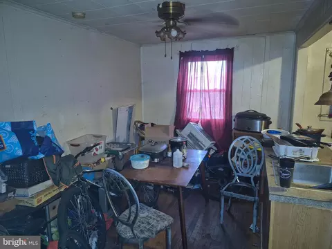 Entry Way - 3604 7th St, Baltimore, MD 21225 photo 2 of 7