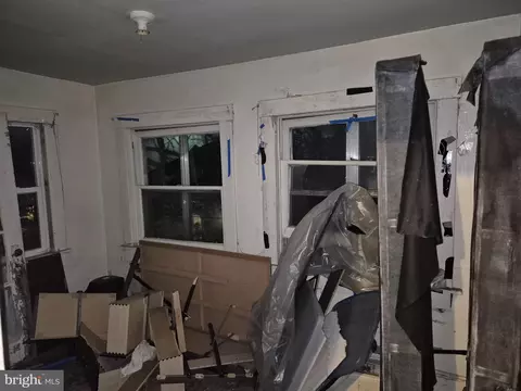 Entry Way - 3604 7th St, Baltimore, MD 21225 photo 1 of 7