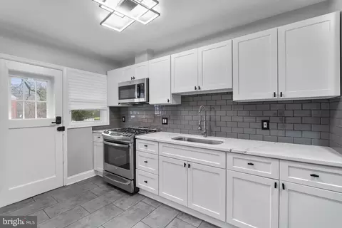 Kitchen - 1607 Stonewood Rd, Baltimore, MD 21239 photo 2 of 4