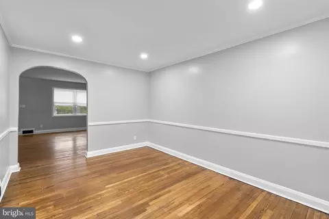 Living - 1607 Stonewood Rd, Baltimore, MD 21239 photo 5 of 9