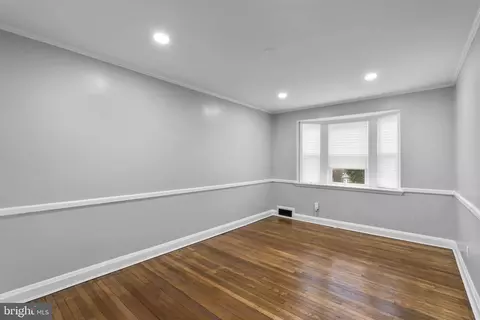 Living - 1607 Stonewood Rd, Baltimore, MD 21239 photo 4 of 9