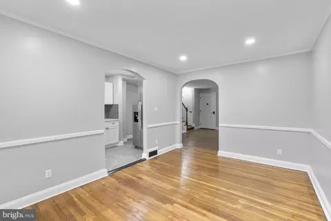 Entry Way - 1607 Stonewood Rd, Baltimore, MD 21239 photo 2 of 4