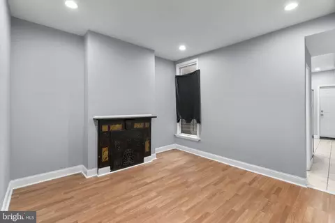 Living - 1217 E Oliver St, Baltimore, MD 21202 photo 4 of 6