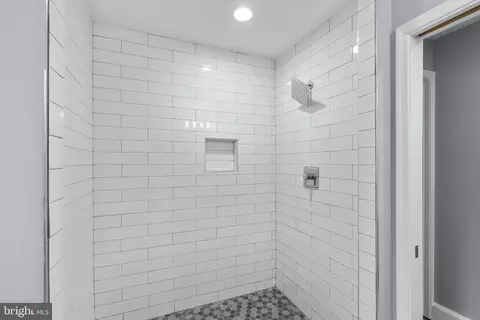 Entry Way - 1217 E Oliver St, Baltimore, MD 21202 photo 6 of 10