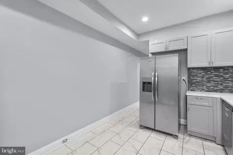 Entry Way - 1217 E Oliver St, Baltimore, MD 21202 photo 5 of 10