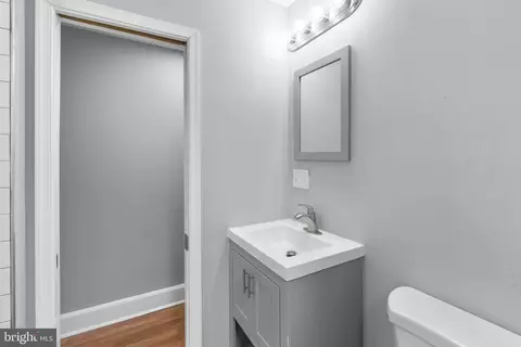 Entry Way - 1217 E Oliver St, Baltimore, MD 21202 photo 7 of 10