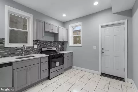 Entry Way - 1217 E Oliver St, Baltimore, MD 21202 photo 2 of 10