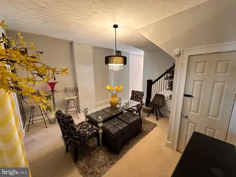 Dining - 5303 Hamlin Ave, Baltimore, MD 21215 photo 1 of 2