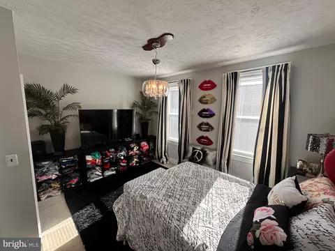 Bedroom - 5303 Hamlin Ave, Baltimore, MD 21215 photo 3 of 3