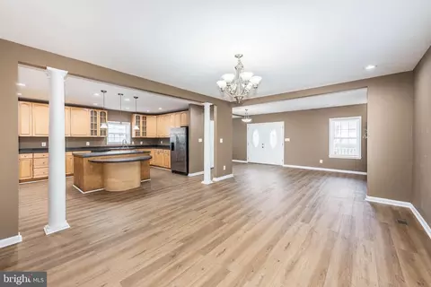Living - 4021 Barrington Rd, Gwynn Oak, MD 21207 photo 3 of 5