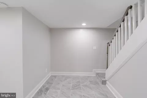 Entry Way - 3804 Old Frederick Rd, Baltimore, MD 21229 photo 8 of 12