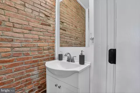 1502 E Hoffman St, Baltimore, MD 21213 photo 13