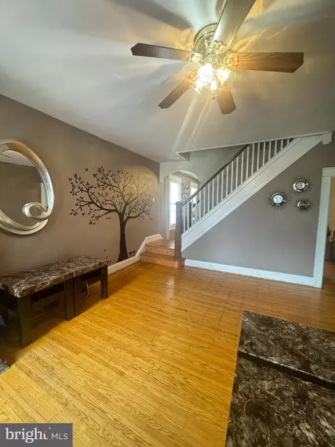 Entry Way - 3123 Shannon Dr, Baltimore, MD 21213 photo 4 of 7