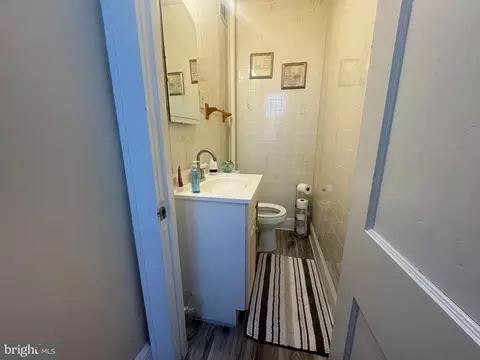 Bath - 3123 Shannon Dr, Baltimore, MD 21213 photo 1 of 3