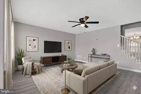Living - 5507 Whitby Rd, Baltimore, MD 21206 photo 1 of 2