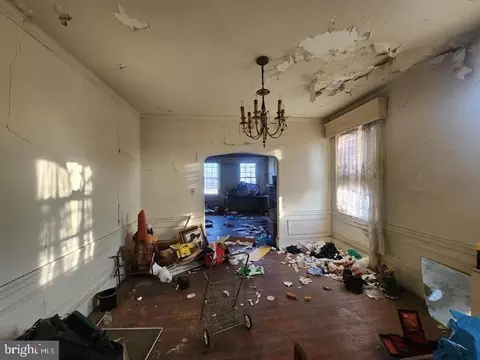 Entry Way - 3307 Fairview Ave, Baltimore, MD 21216 photo 2 of 4