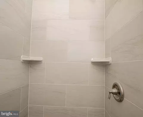 Bath - 4333 Glenmore Ave, Baltimore, MD 21206 photo 2 of 3
