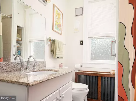 Bath - 4333 Glenmore Ave, Baltimore, MD 21206 photo 3 of 3