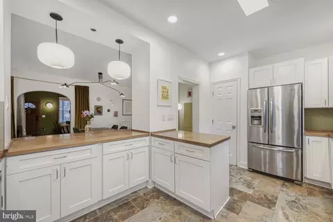 Entry Way - 5624 Mattfeldt Ave, Baltimore, MD 21209 photo 2 of 3