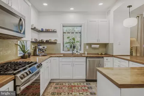 Kitchen - 5624 Mattfeldt Ave, Baltimore, MD 21209 photo 2 of 6