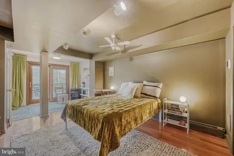 Bedroom - 5624 Mattfeldt Ave, Baltimore, MD 21209 photo 4 of 6