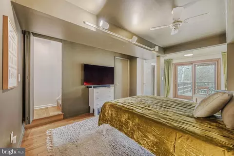 Bedroom - 5624 Mattfeldt Ave, Baltimore, MD 21209 photo 5 of 6