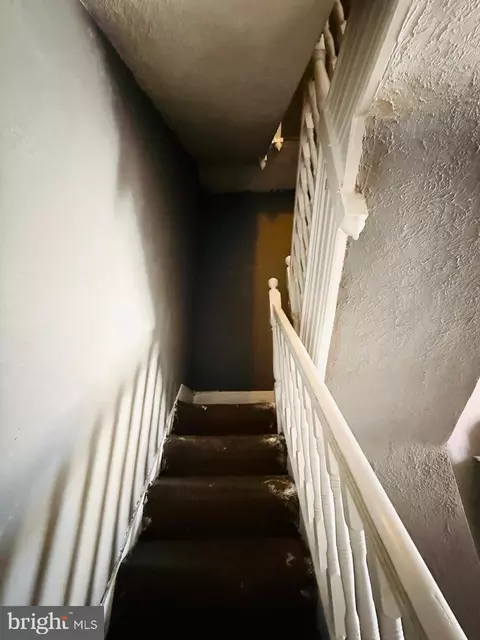 Entry Way - 2145 Walbrook Ave NW, Baltimore, MD 21217 photo 6 of 9