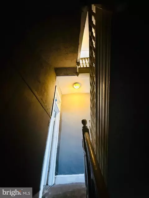 Entry Way - 2145 Walbrook Ave NW, Baltimore, MD 21217 photo 5 of 9