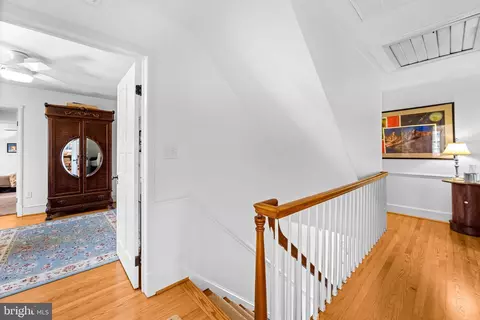 Entry Way - 5514 Boxhill Ln, Baltimore, MD 21210 photo 3 of 5