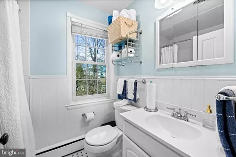 Bath - 5514 Boxhill Ln, Baltimore, MD 21210 photo 4 of 4