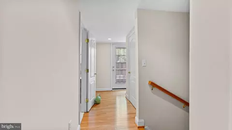 Entry Way - 628 Scott St, Baltimore, MD 21230 photo 6 of 8