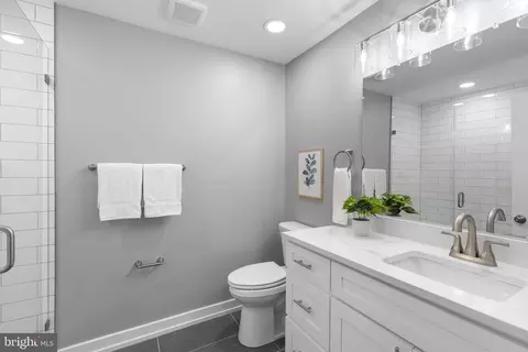 2519 E Fairmount Ave, Baltimore, MD 21224 photo 17