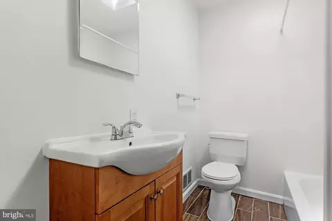Bath - 1909 Harman Ave, Baltimore, MD 21230 photo 1 of 2
