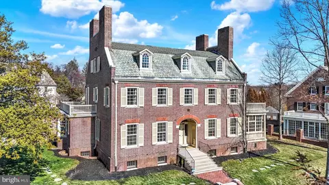 818 W University Pkwy, Baltimore, MD 21210