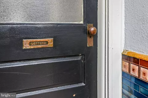 Entry Way - 841 Powers St, Baltimore, MD 21211 photo 2 of 13