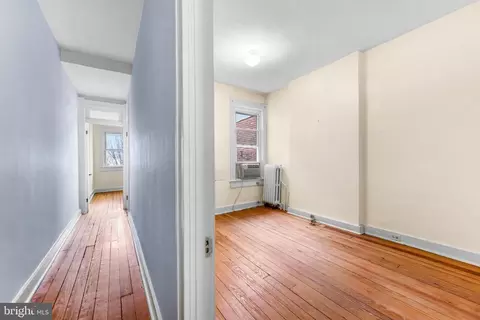 Entry Way - 841 Powers St, Baltimore, MD 21211 photo 12 of 13