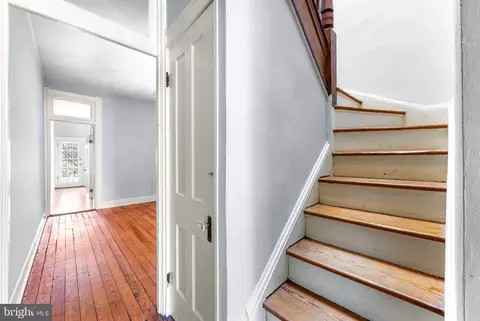 Entry Way - 841 Powers St, Baltimore, MD 21211 photo 6 of 13