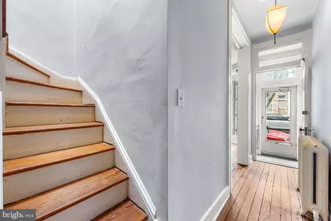 Entry Way - 841 Powers St, Baltimore, MD 21211 photo 7 of 13