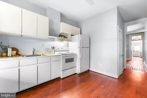 Entry Way - 841 Powers St, Baltimore, MD 21211 photo 9 of 13