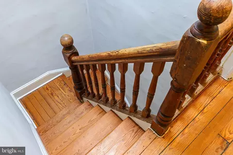 Entry Way - 841 Powers St, Baltimore, MD 21211 photo 11 of 13
