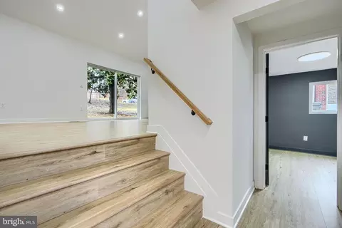 Entry Way - 2802 Steele Rd, Baltimore, MD 21209 photo 2 of 4
