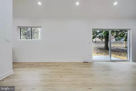 Living - 2802 Steele Rd, Baltimore, MD 21209 photo 4 of 8