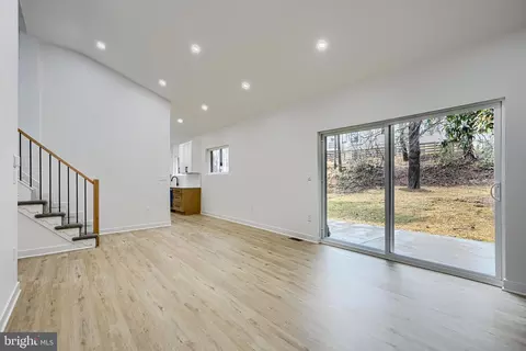 Living - 2802 Steele Rd, Baltimore, MD 21209 photo 7 of 8