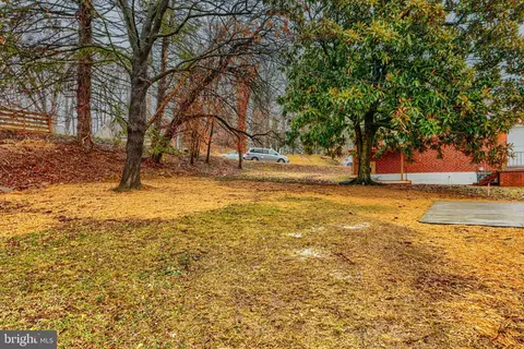 Exterior - 2802 Steele Rd, Baltimore, MD 21209 photo 4 of 6