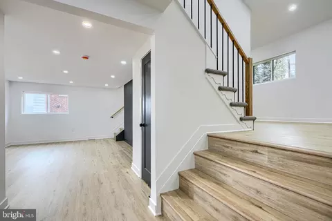 Entry Way - 2802 Steele Rd, Baltimore, MD 21209 photo 3 of 4