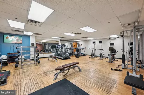 2772 Lighthouse Pt E #303, Baltimore, MD 21224 photo 32