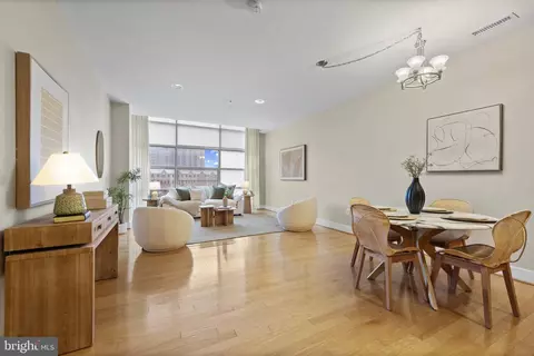 2772 Lighthouse Pt E #303, Baltimore, MD 21224 photo 3