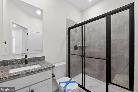 Bath - 4219 Laplata Ave, Baltimore, MD 21211 photo 1 of 1
