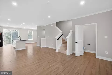 Entry Way - 4219 Laplata Ave, Baltimore, MD 21211 photo 1 of 11