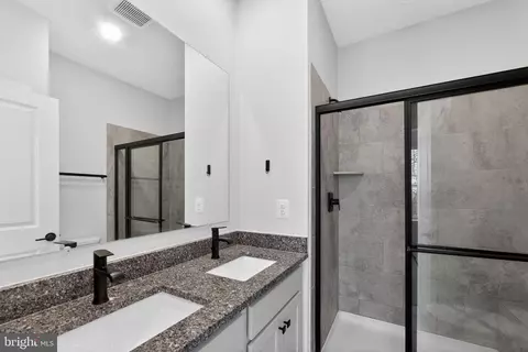 Entry Way - 4219 Laplata Ave, Baltimore, MD 21211 photo 8 of 11